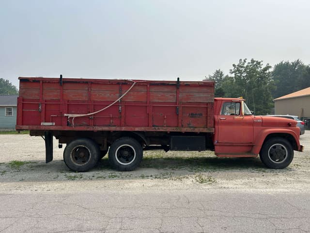 Image of Chevrolet 60 equipment image 4