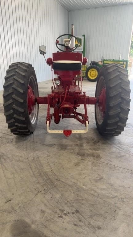 Image of Farmall 460 equipment image 3