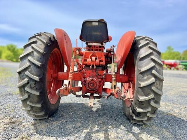 Image of Farmall 504 equipment image 4