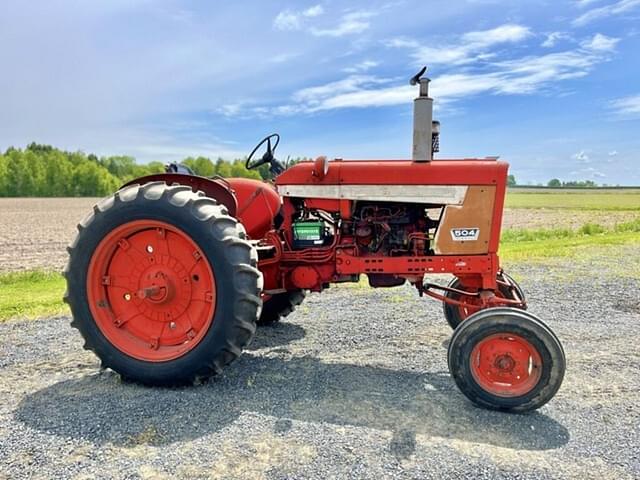 Image of Farmall 504 equipment image 2