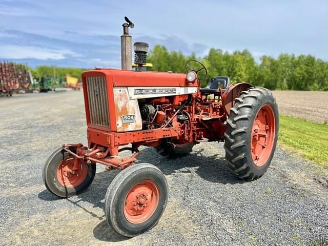 Image of Farmall 504 equipment image 1