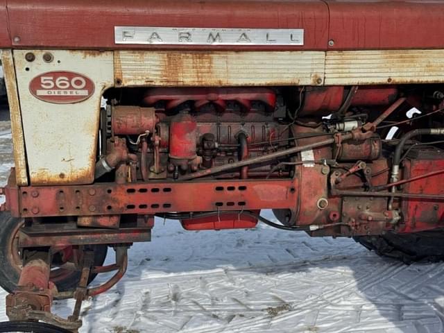 Image of Farmall 560  equipment image 4