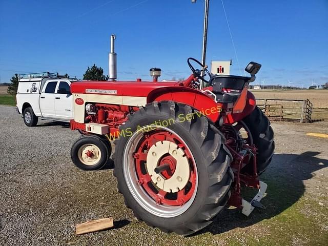 Image of Farmall 560  equipment image 1