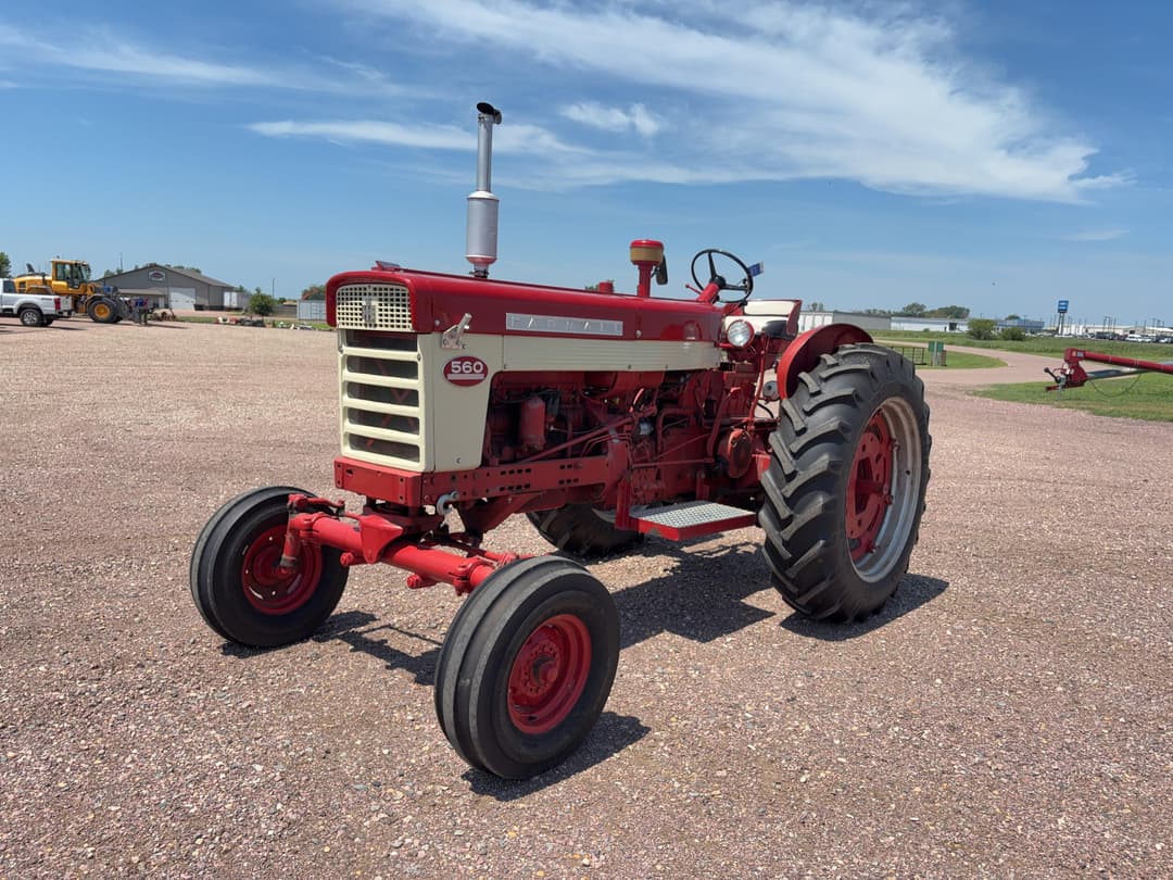 Image of Farmall 560  Primary image