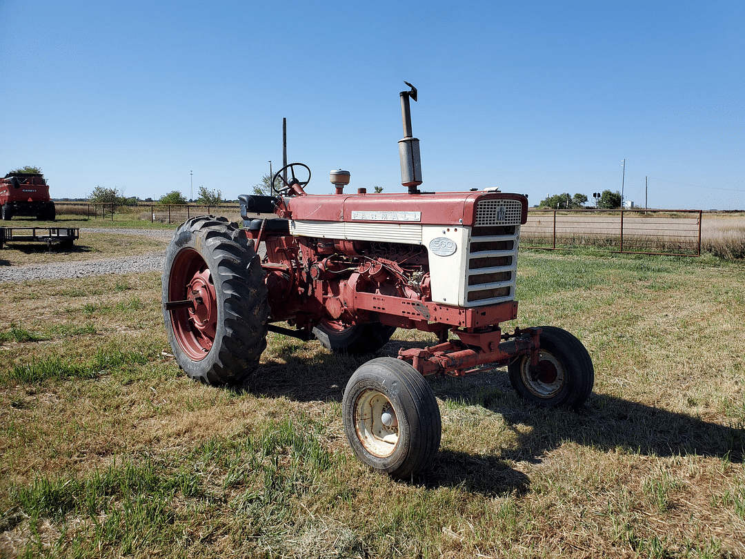 Image of Farmall 560  Primary image