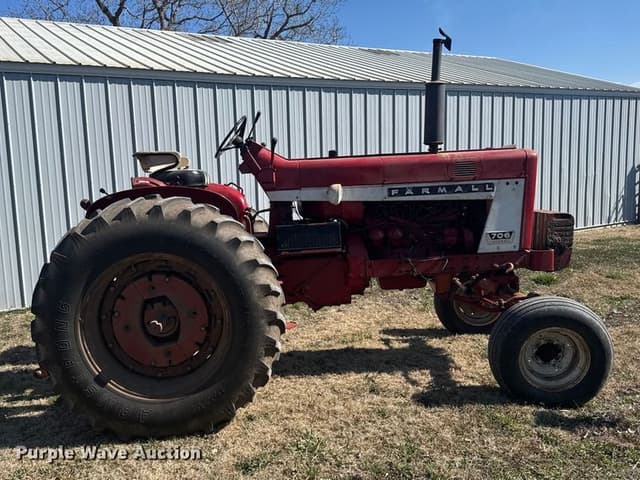 Image of Farmall 706 equipment image 3