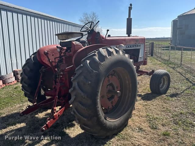 Image of Farmall 706 equipment image 4