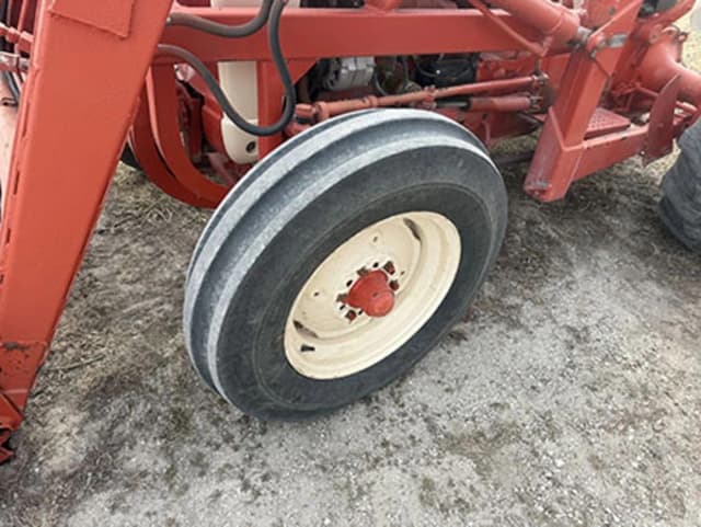 Image of Ford 2000 equipment image 1