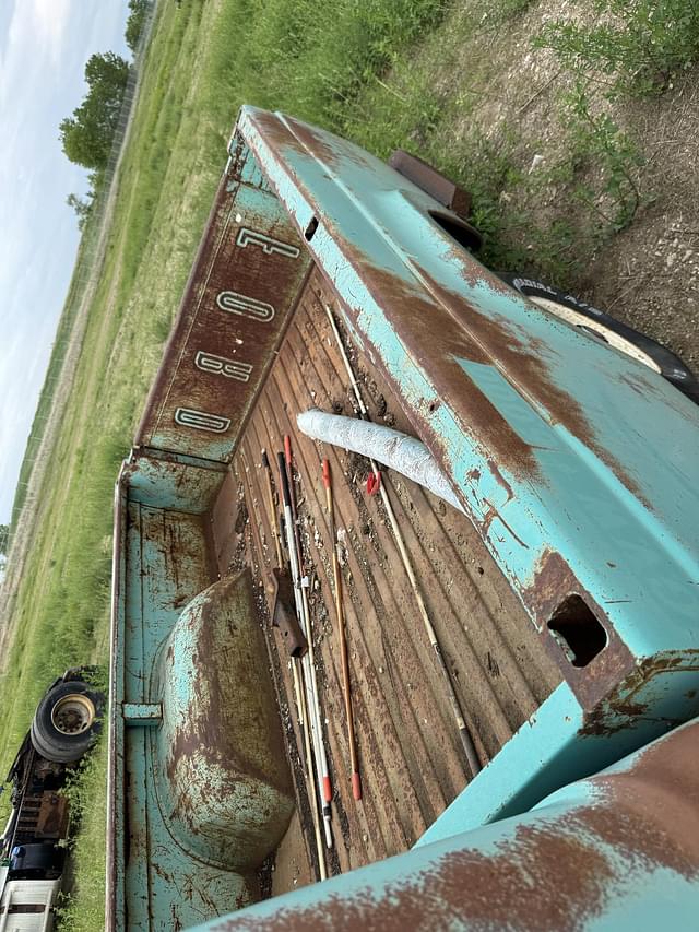 Image of Ford F-100 equipment image 4