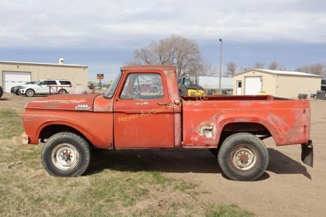 Image of Ford F-100 equipment image 2