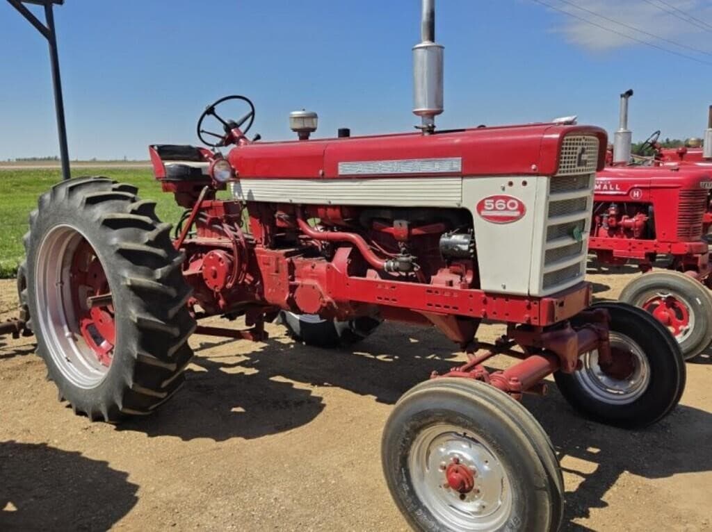 Image of International Harvester 560 Primary image
