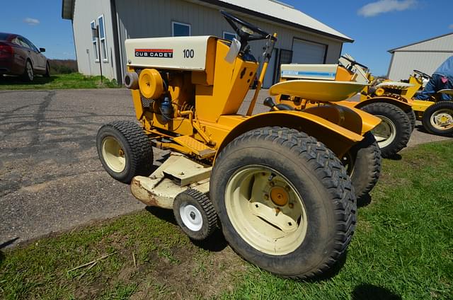 Image of International Harvester Cub Cadet equipment image 4