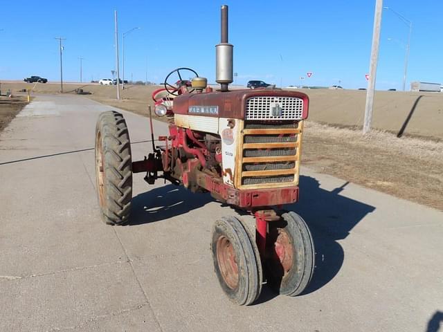 Image of Farmall 460 equipment image 3