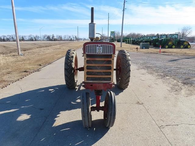 Image of Farmall 460 equipment image 2