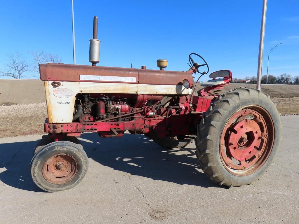 Image of Farmall 460 Primary image