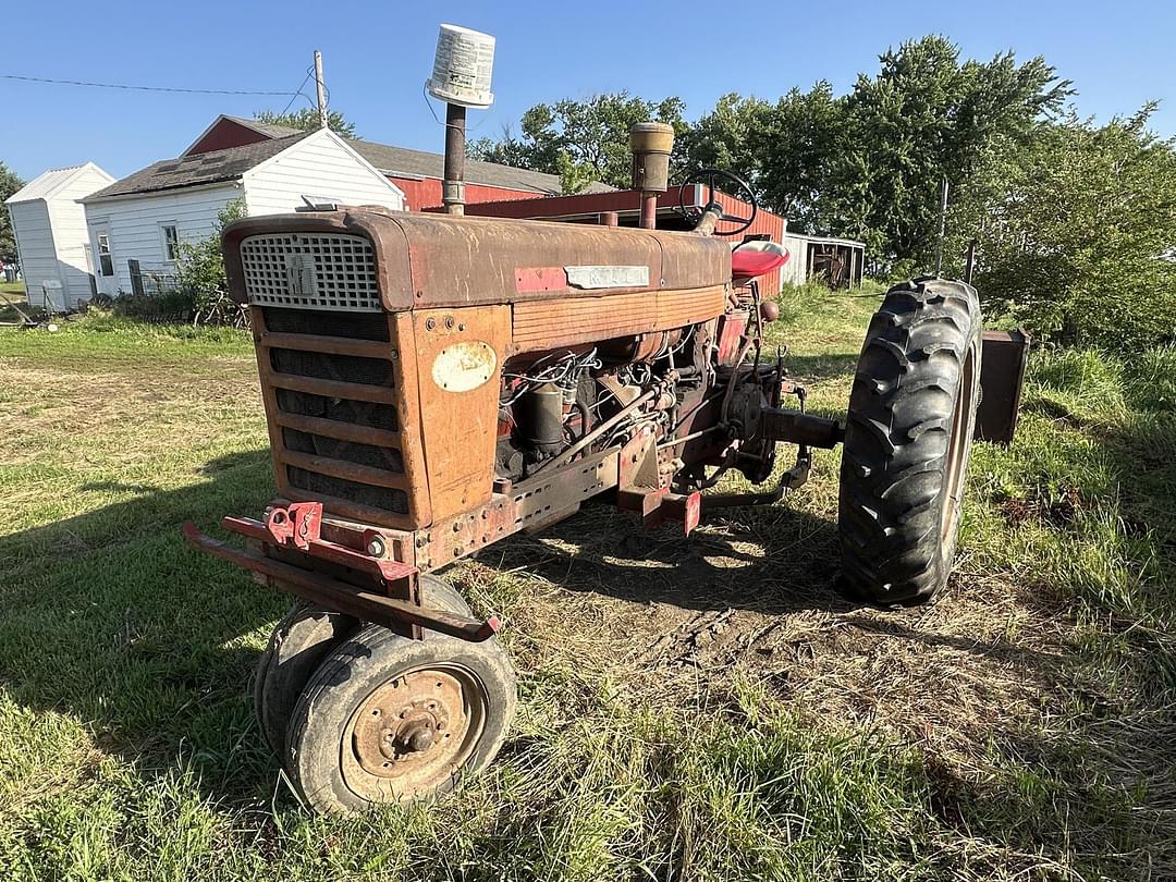 Image of International Harvester 560 Primary image