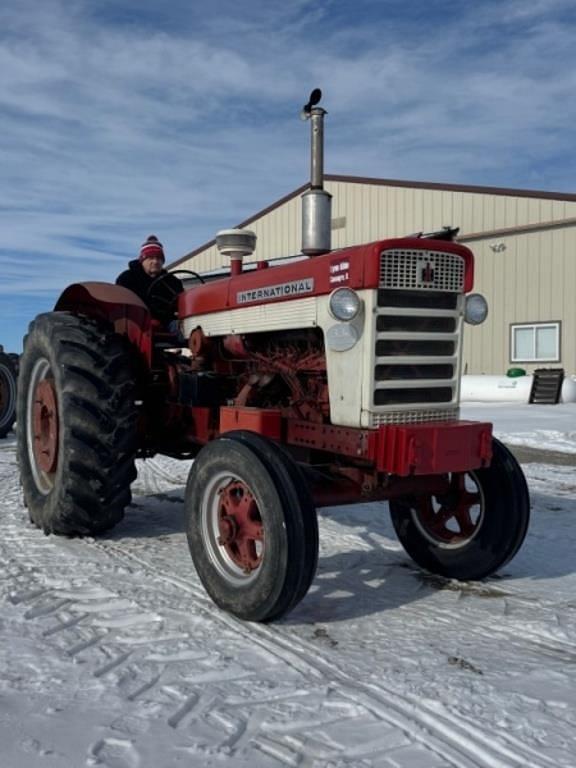 Image of International Harvester 660 equipment image 1