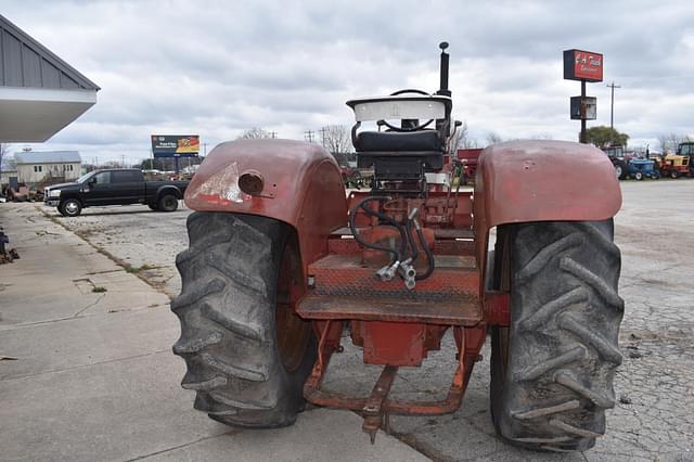 Image of International Harvester 806 equipment image 4