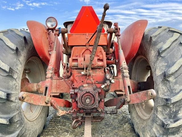 Image of International Harvester 504 equipment image 4