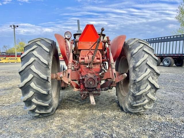 Image of International Harvester 504 equipment image 4