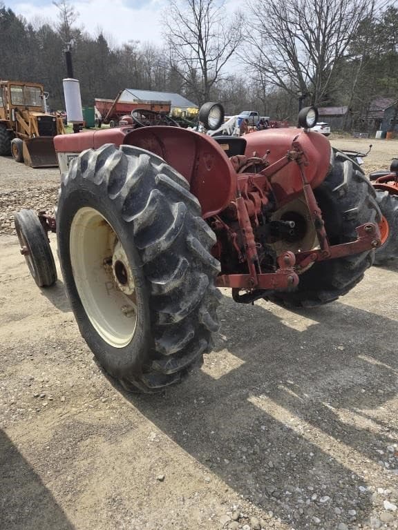 Image of International Harvester 504 equipment image 4