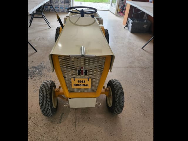 Image of International Harvester Cub Cadet equipment image 1