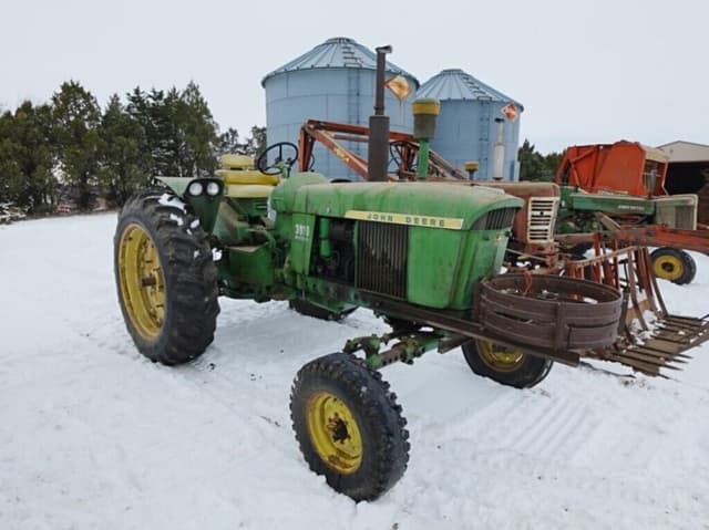 Image of John Deere 3010 equipment image 2