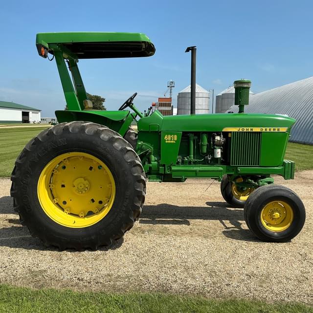 Image of John Deere 4010 equipment image 3