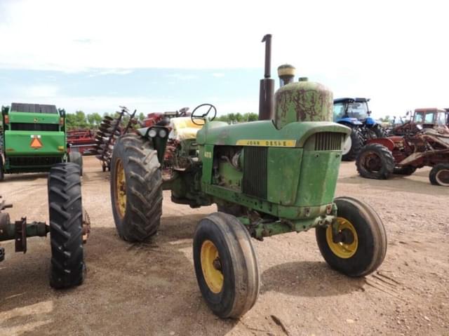 Image of John Deere 4010 equipment image 1