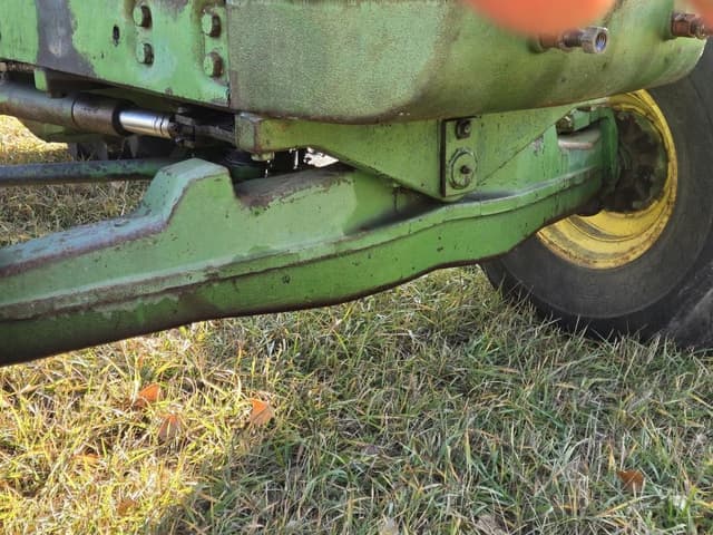 Image of John Deere 5010 equipment image 2