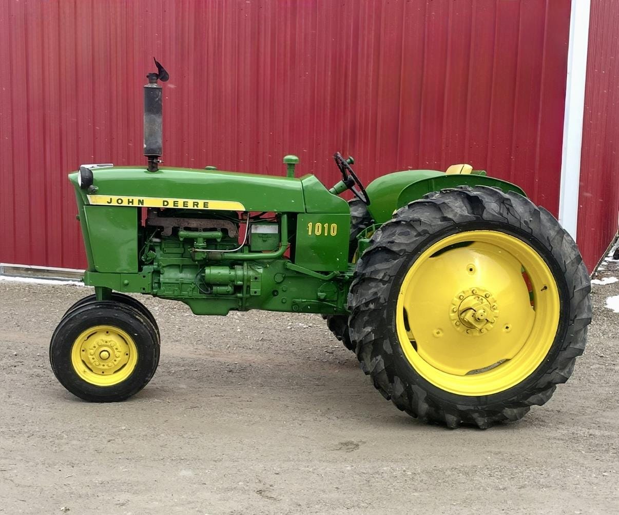 1963 John Deere 1010 Equipment Image0