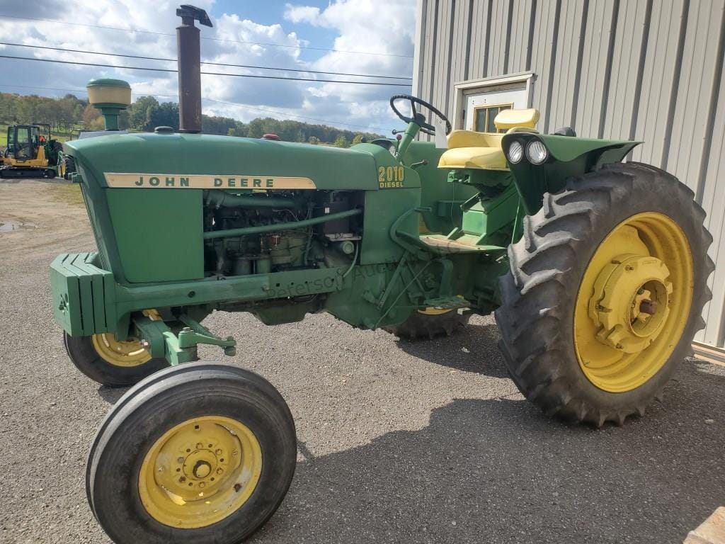 Main image John Deere 2010