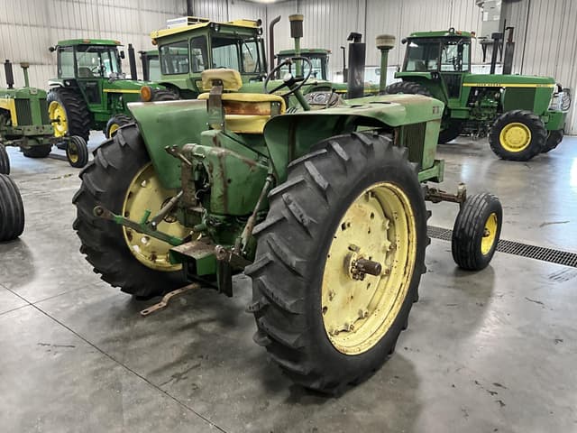 Image of John Deere 3010 equipment image 4