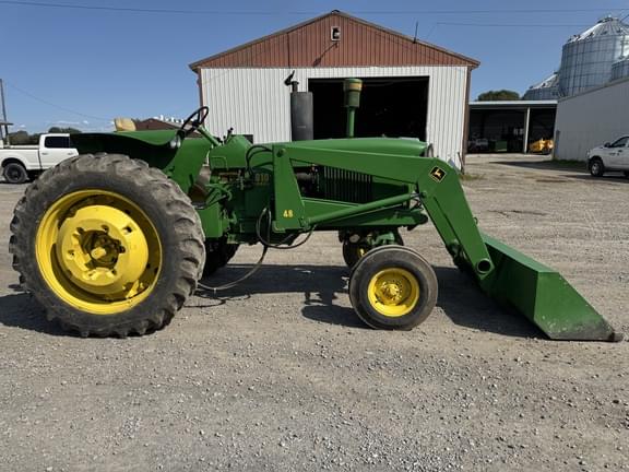 Image of John Deere 3010 equipment image 2