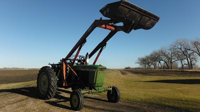 Image of John Deere 3010 equipment image 2