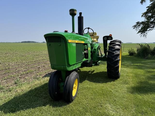 Image of John Deere 3010 equipment image 1
