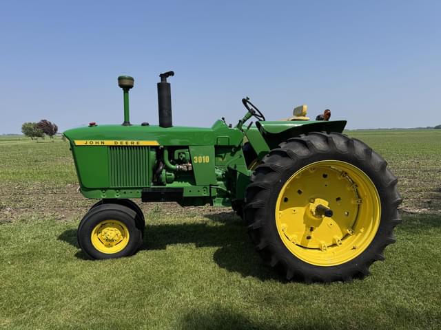 Image of John Deere 3010 equipment image 2