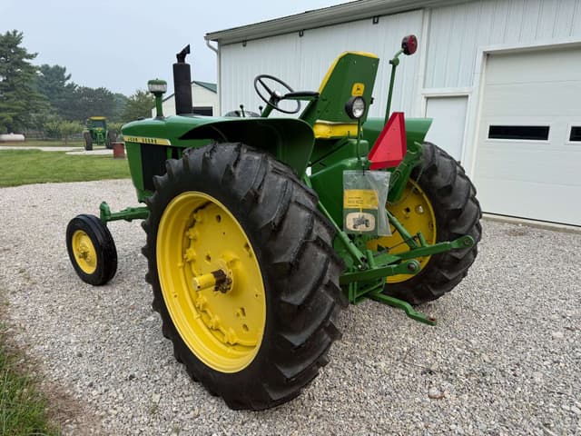 Image of John Deere 3010 equipment image 2