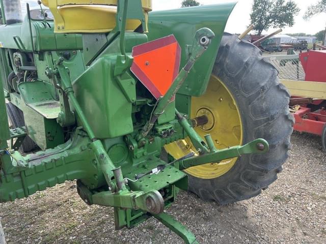 Image of John Deere 3010 equipment image 4
