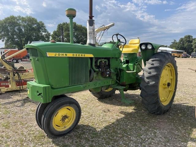 Image of John Deere 3010 equipment image 2