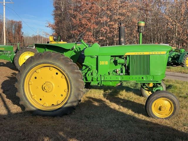 Image of John Deere 3010 equipment image 1