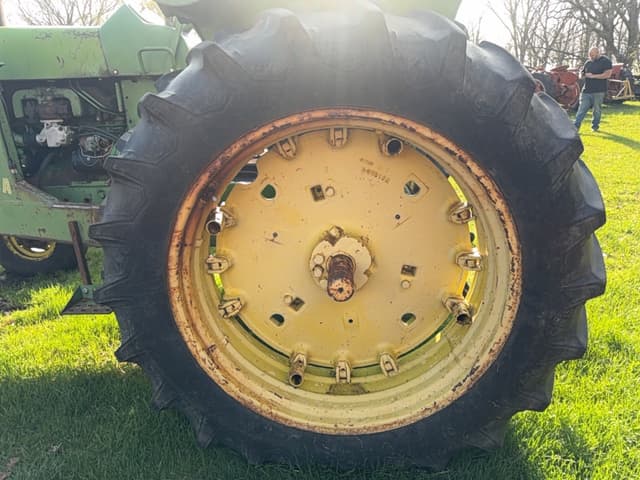 Image of John Deere 3010 equipment image 2