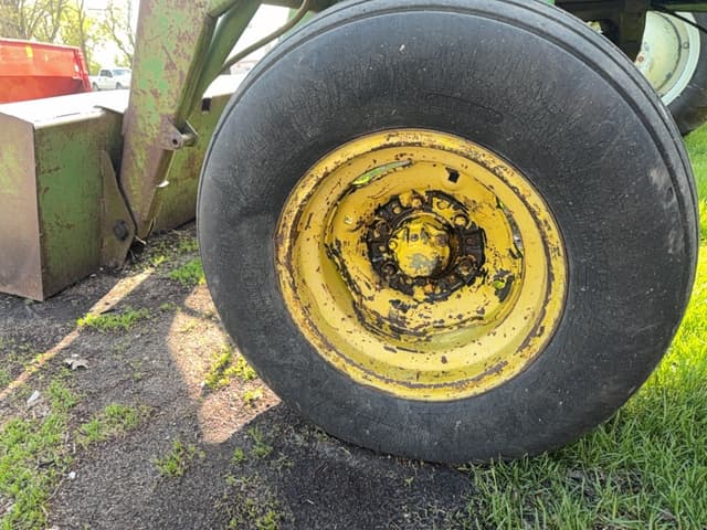 Image of John Deere 3010 equipment image 3