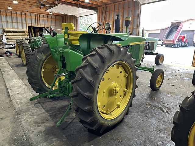 Image of John Deere 3010 equipment image 4
