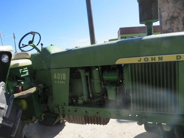 Image of John Deere 4010 equipment image 3