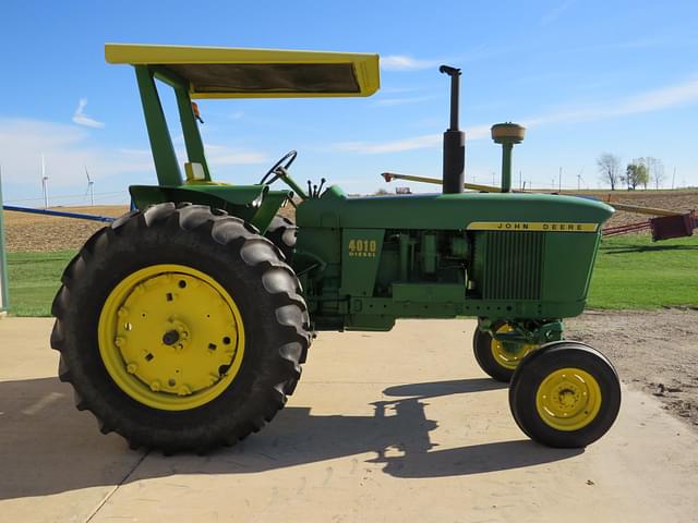 Image of John Deere 4010 equipment image 1