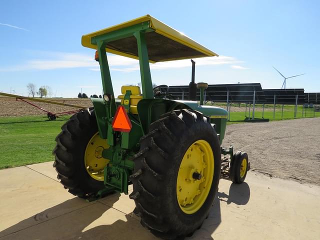 Image of John Deere 4010 equipment image 2