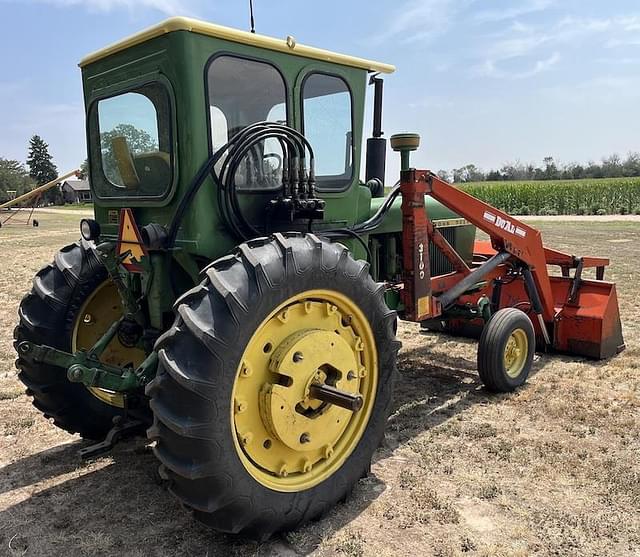 Image of John Deere 4010 equipment image 3