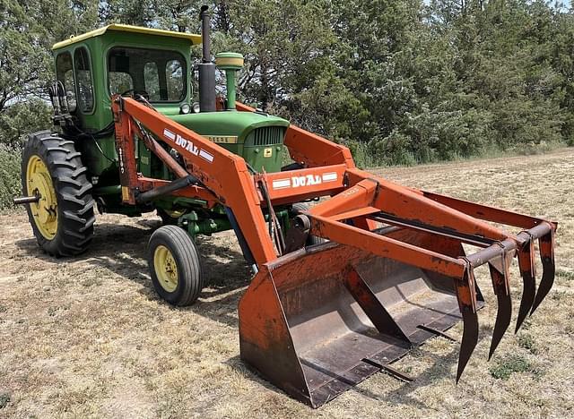 Image of John Deere 4010 equipment image 2