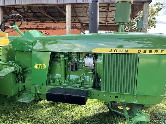 Image of John Deere 4010 equipment image 2